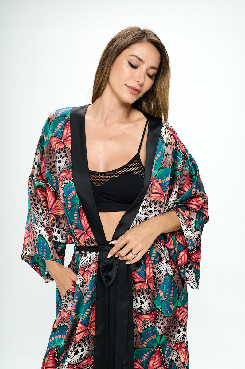 The Renaissance of Kimonos: Unveiling a Fashionable Secret Elsy Style kimono, woman 