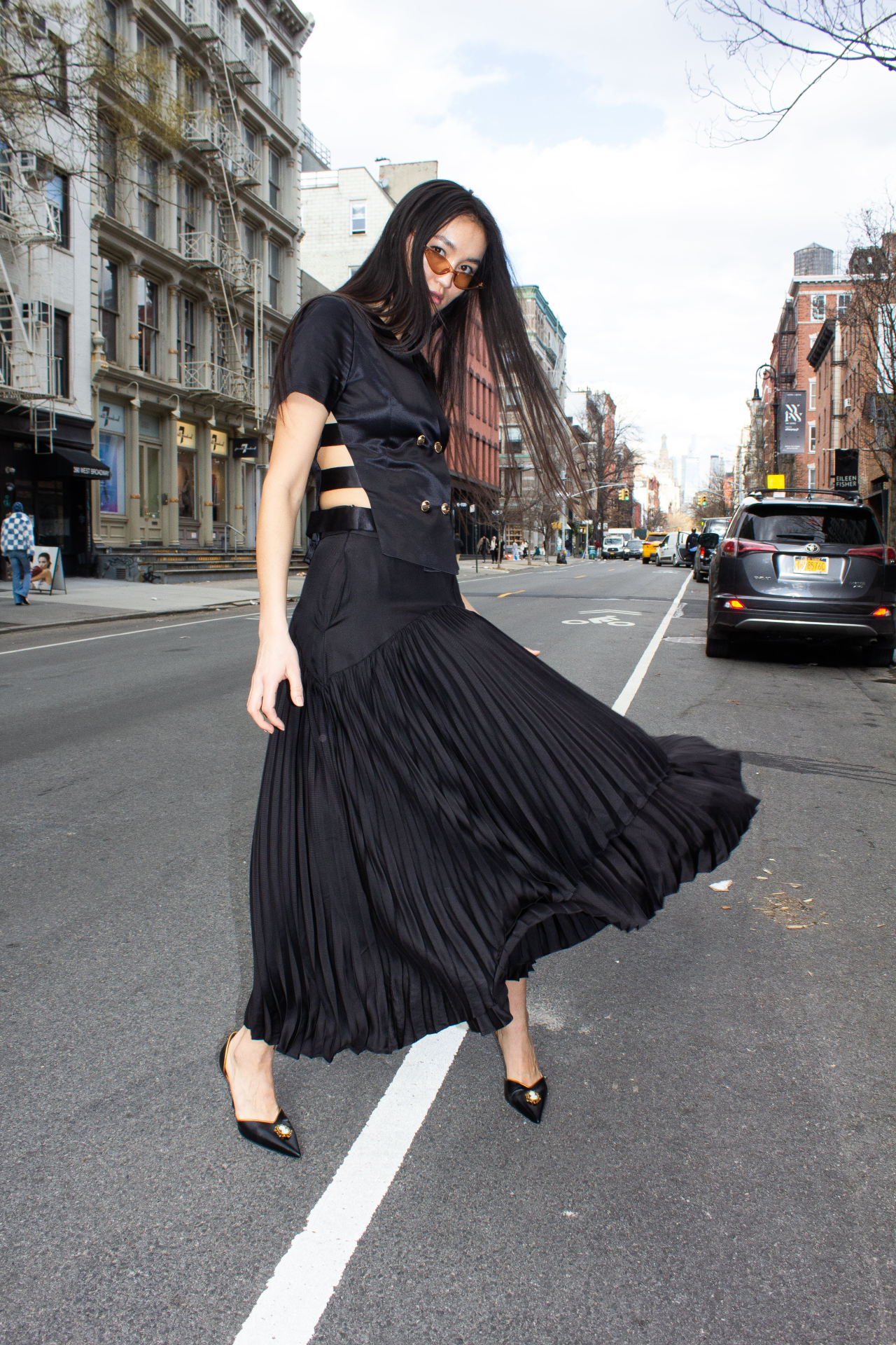 Maryanne Black Pleated Skirt – Stylish Women’s Midi Skirt